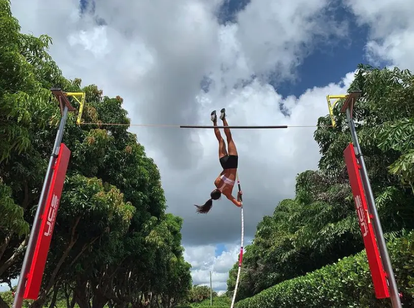 Allison Stokke 14