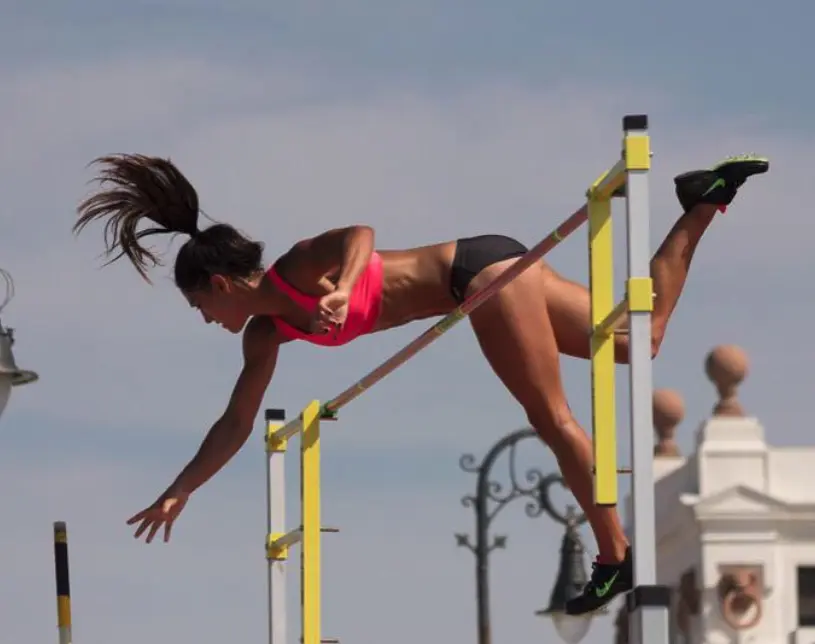 Allison Stokke 18